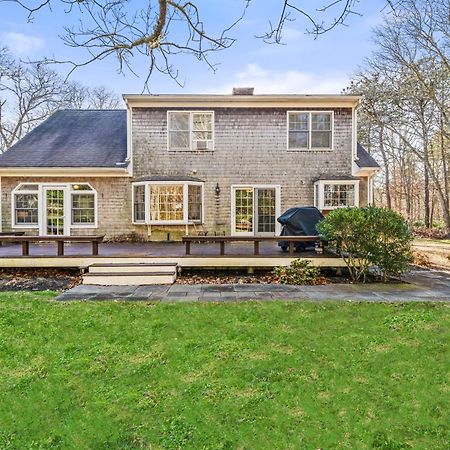 The Burkeshire Manor - Charming Family Home Oak Bluffs Exterior photo