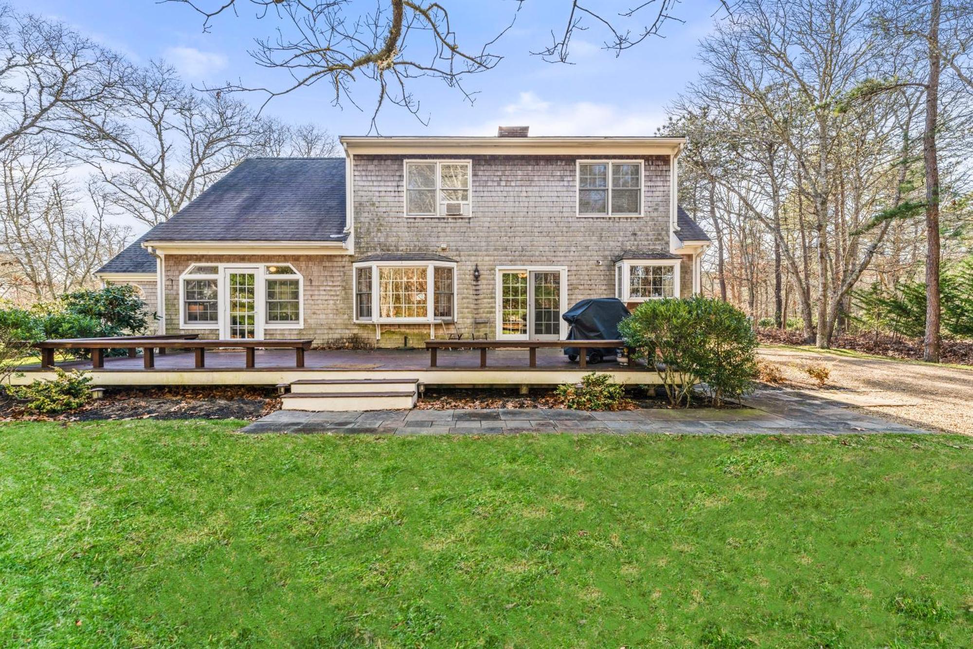 The Burkeshire Manor - Charming Family Home Oak Bluffs Exterior photo